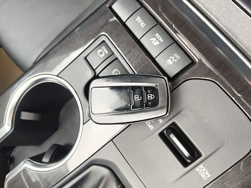 Toyota Crown Kluger — миниатюра 9