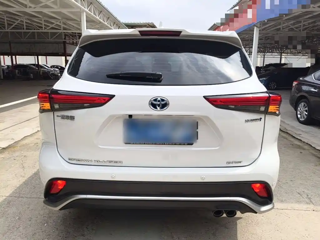 Toyota Crown Kluger — миниатюра 6