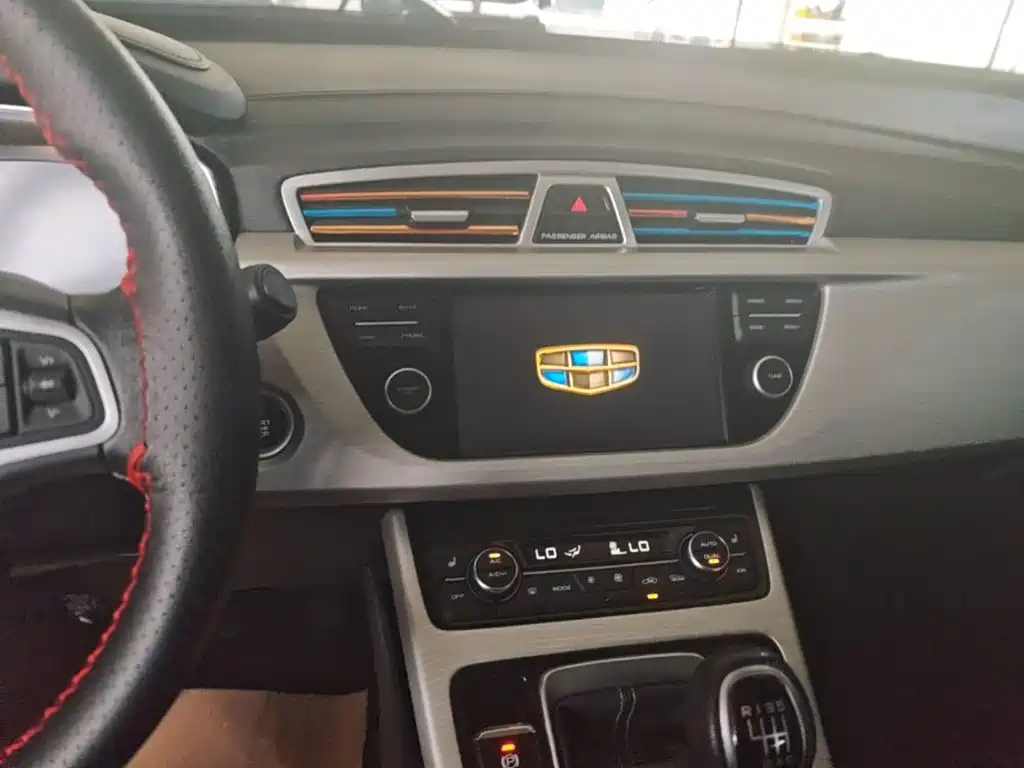 Geely Boyue — миниатюра 13