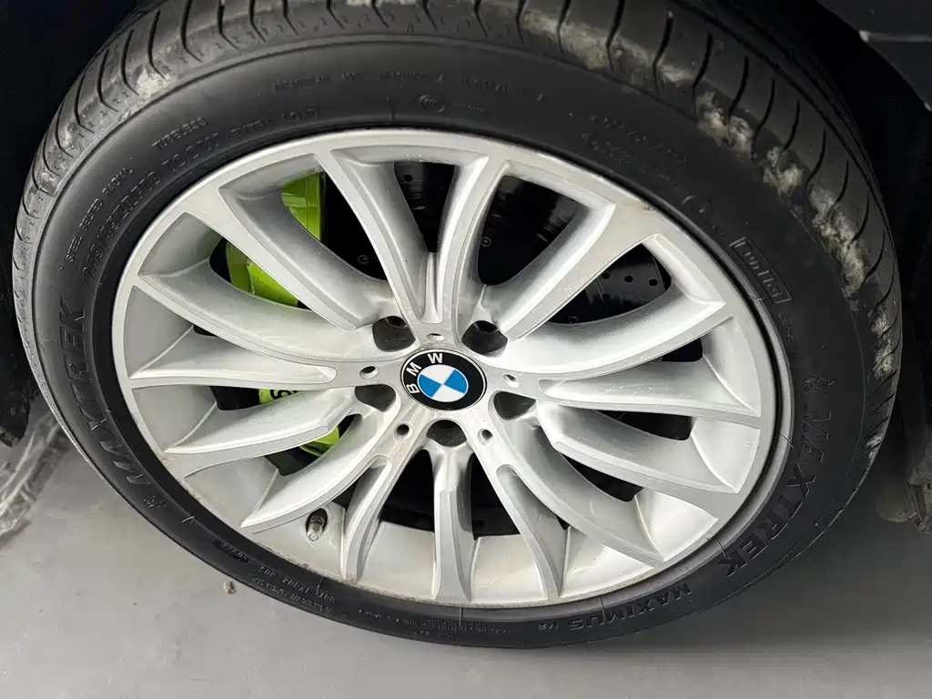 BMW 5 Series — миниатюра 10