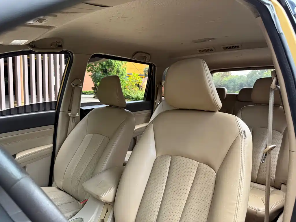 Baojun 730 2014 1.5L MT Comfort 7 мест