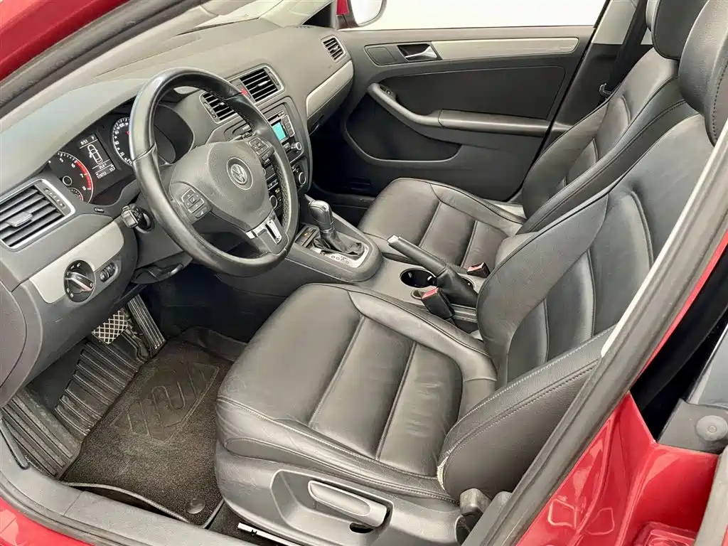 Volkswagen Sagitar 2012 1.4TSI AT Luxury