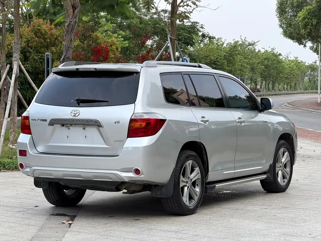 Toyota Highlander — миниатюра 12