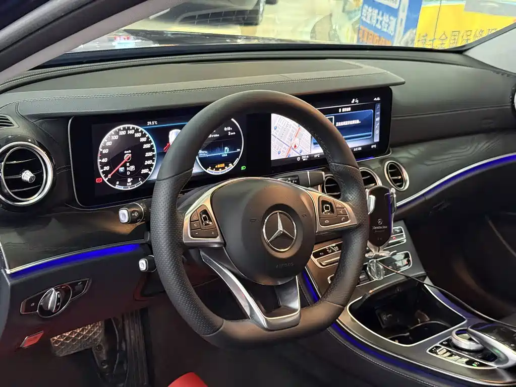 Mercedes-Benz E-Class — миниатюра 4