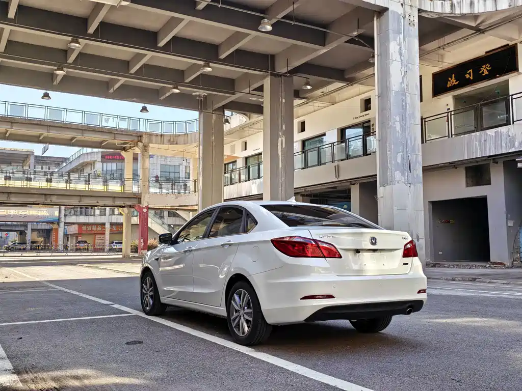 Changan Eado — миниатюра 4