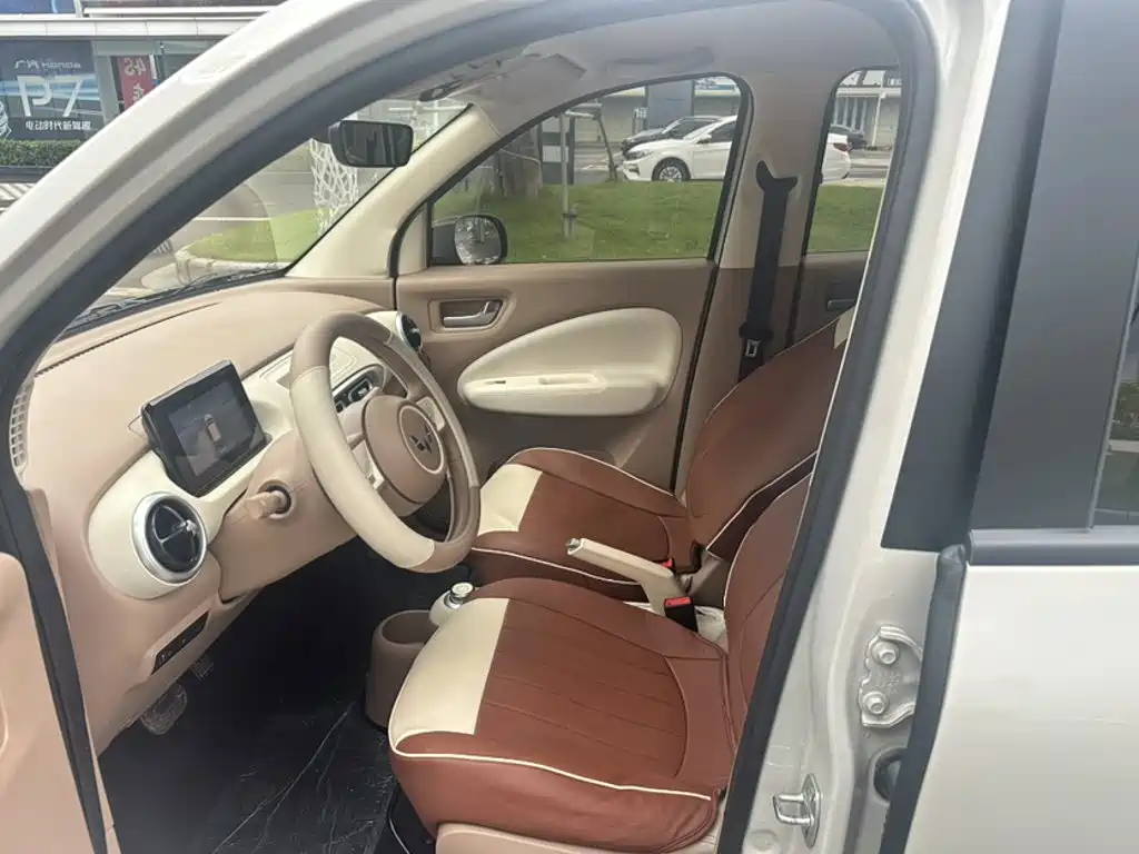 Wuling MINIEV — миниатюра 9