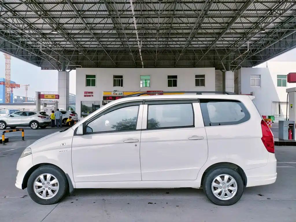 Wuling Hongguang — миниатюра 8