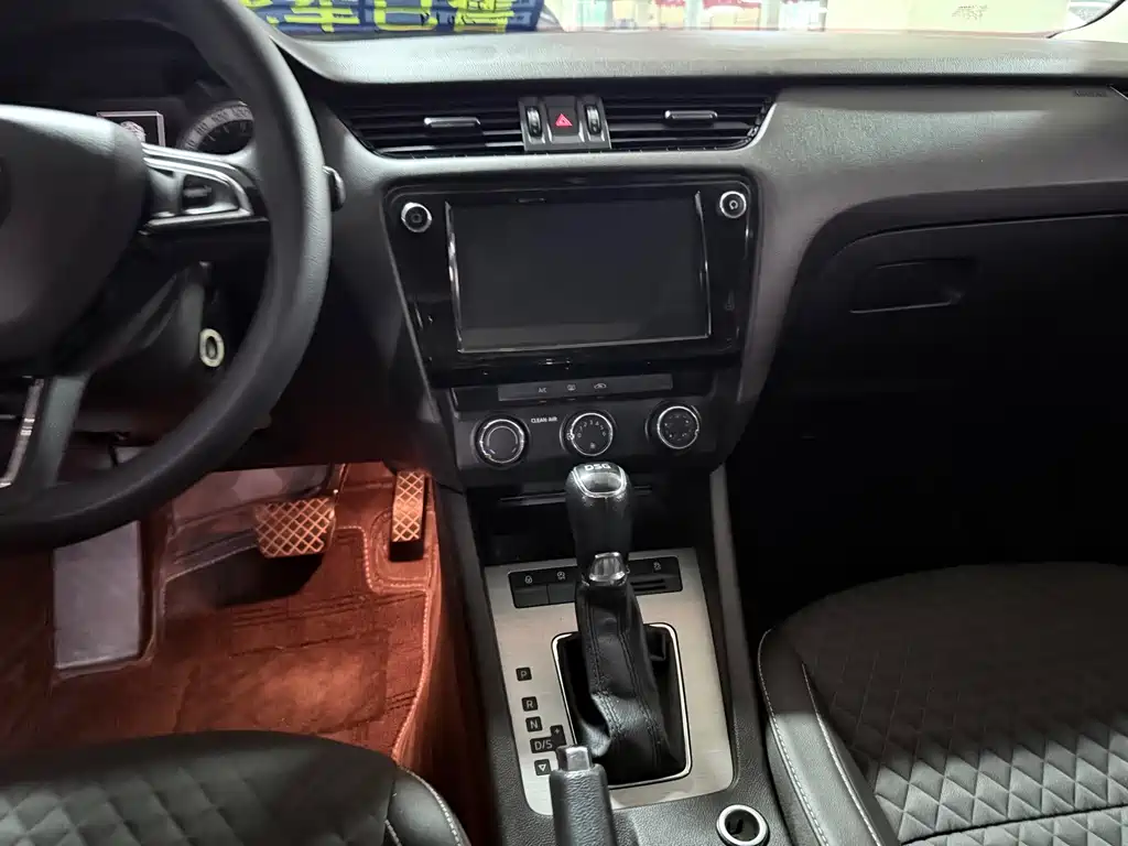 Skoda Octavia — миниатюра 15