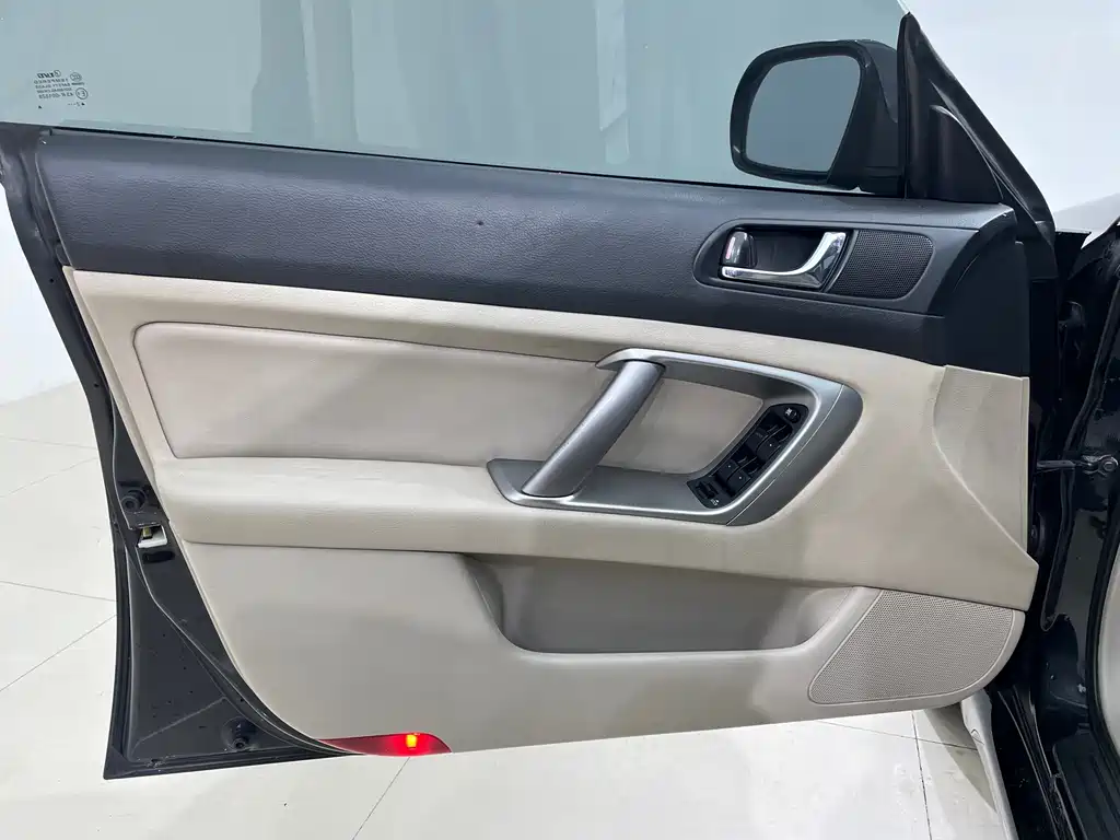 Subaru Legacy — миниатюра 9