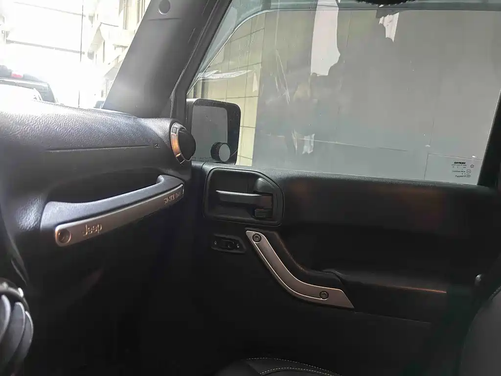 Jeep Wrangler — миниатюра 9