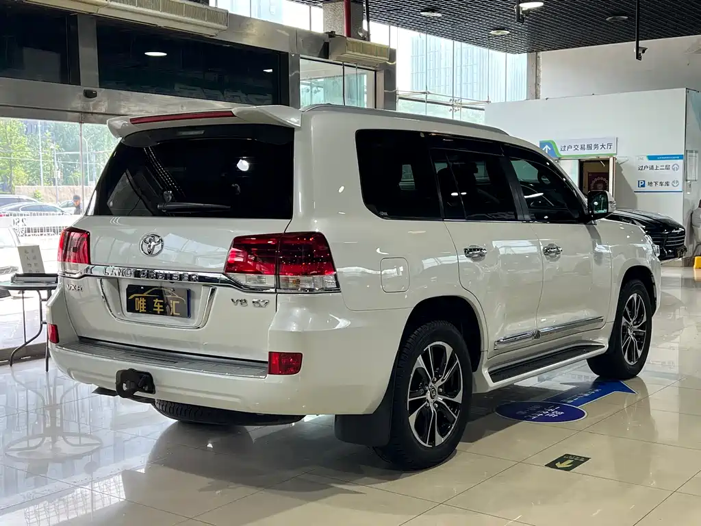 Toyota Land Cruiser 2018 5.7L