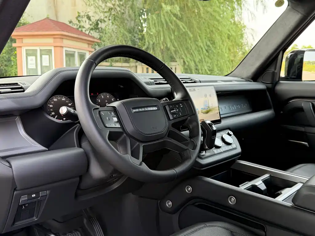 Land Rover Defender — миниатюра 6
