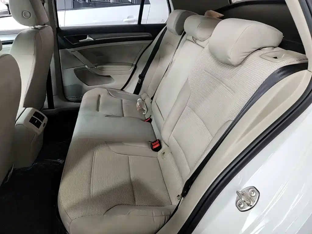 Volkswagen Golf — миниатюра 17