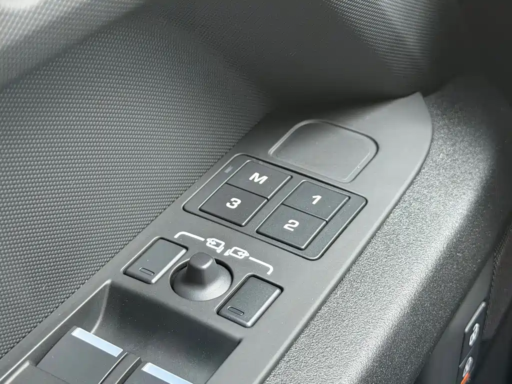 Land Rover Defender — миниатюра 14