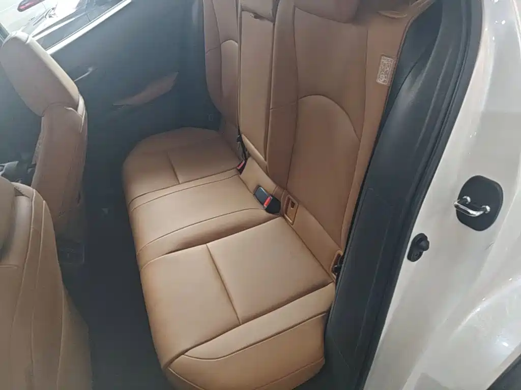 Lexus UX — миниатюра 17