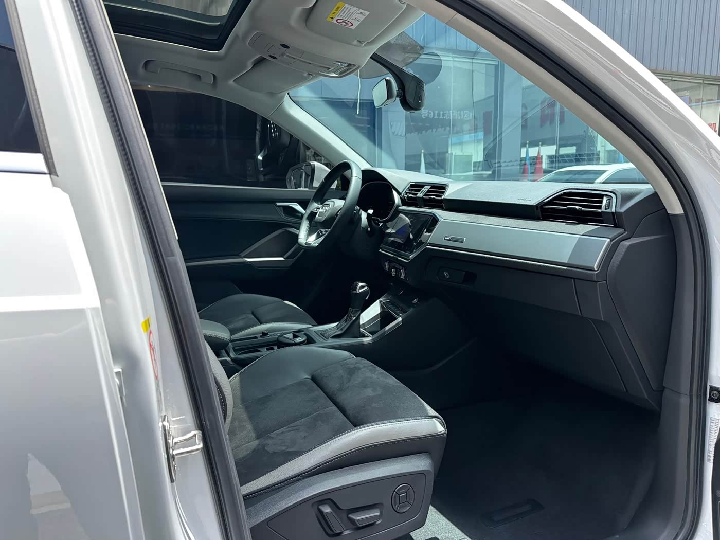 Audi Q3 1.4 л 2022 г. Белый, пробег 39000 км