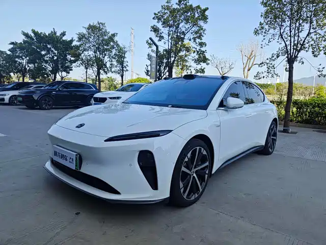 NIO NIO ET5 2024