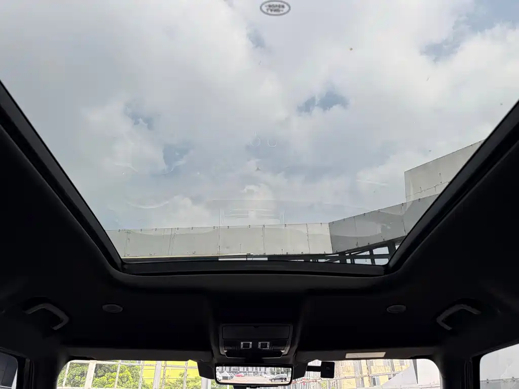 Land Rover Defender — миниатюра 19