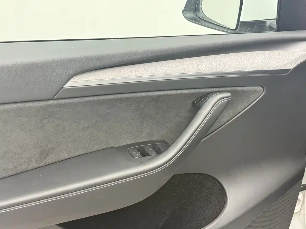 Tesla Model Y — фотографии объявления, Фото 15