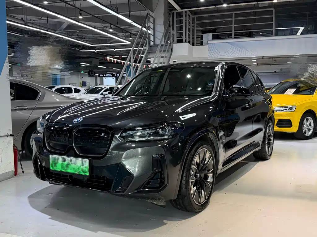 BMW iX3