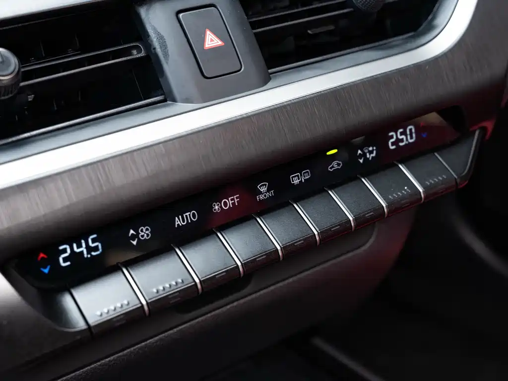 Lexus UX — миниатюра 17