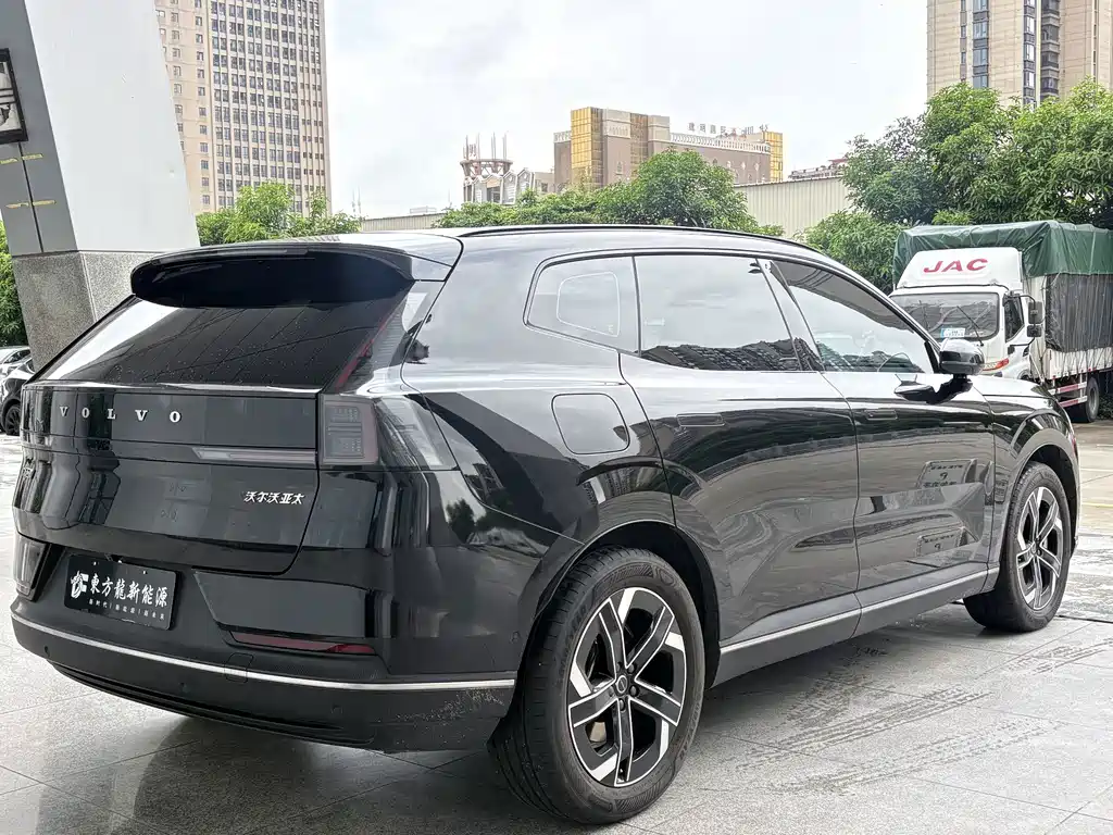 Volvo XC70 PHEV — миниатюра 9