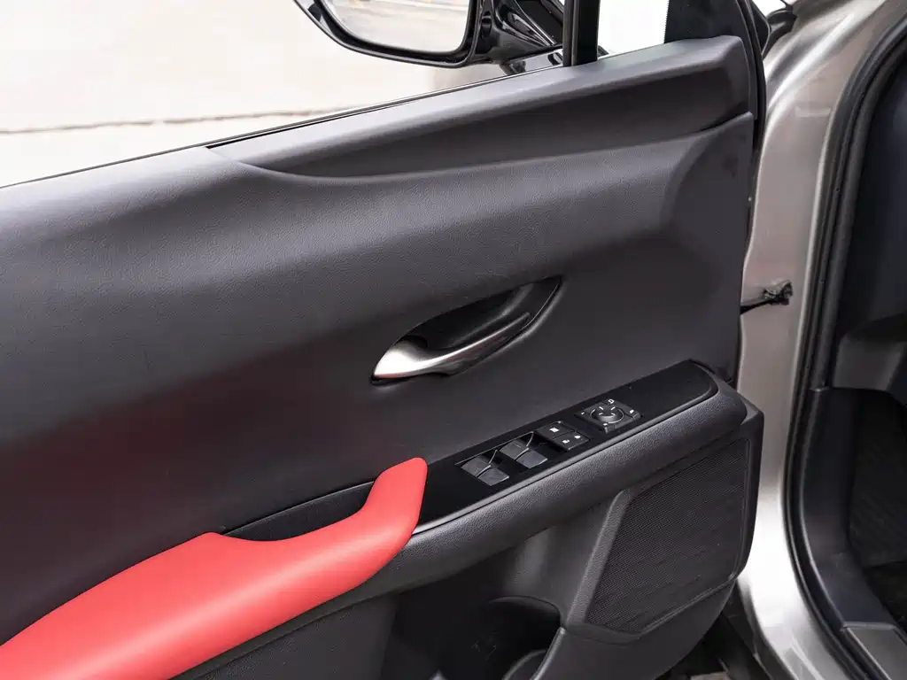 Lexus UX — миниатюра 18