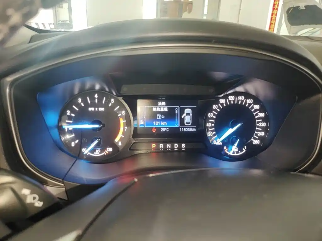 Ford Mondeo — миниатюра 12