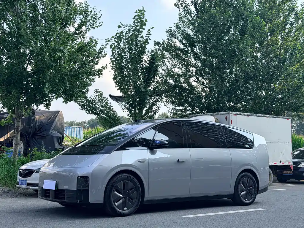 Li Auto Li MEGA