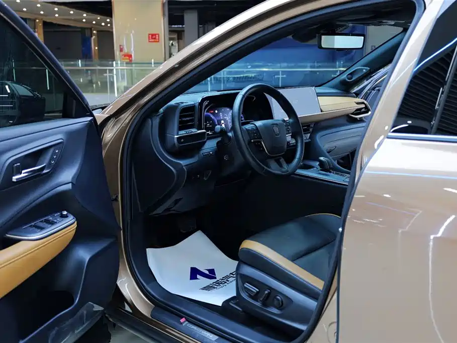 Toyota Crown SportCross — миниатюра 17