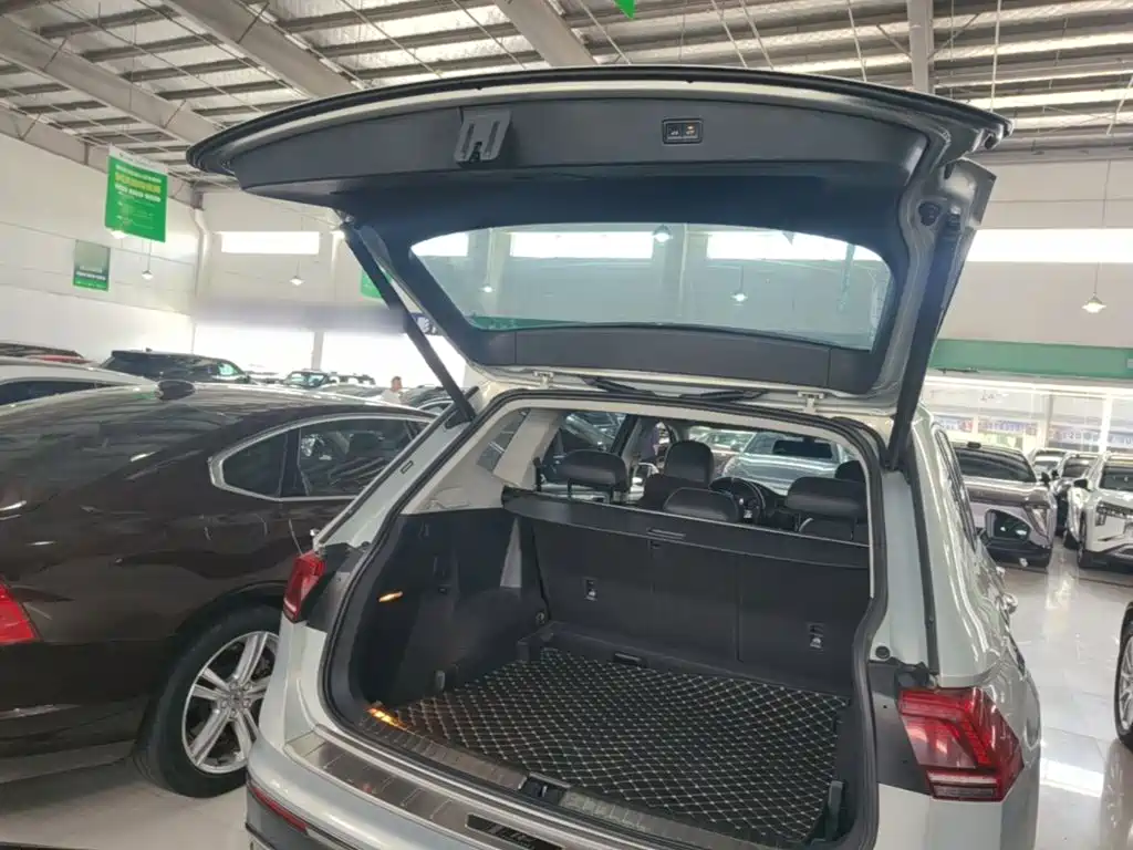 Volkswagen Tiguan L — миниатюра 19