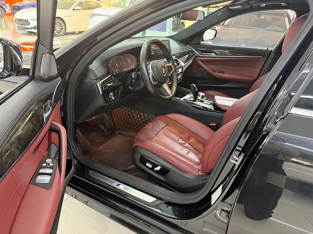BMW 5 Series — миниатюра 6