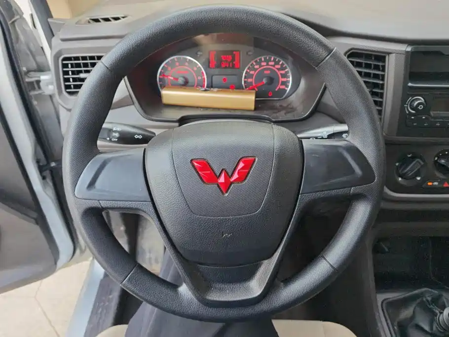 Wuling Hongguang V — миниатюра 15