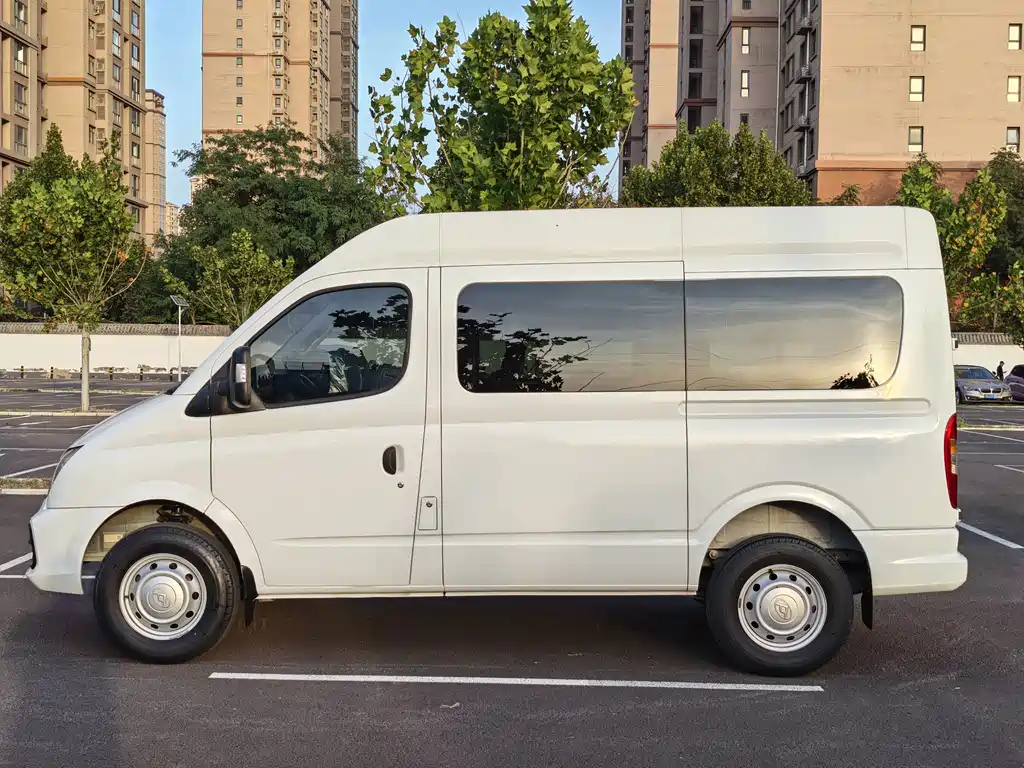 MAXUS V80 — миниатюра 2