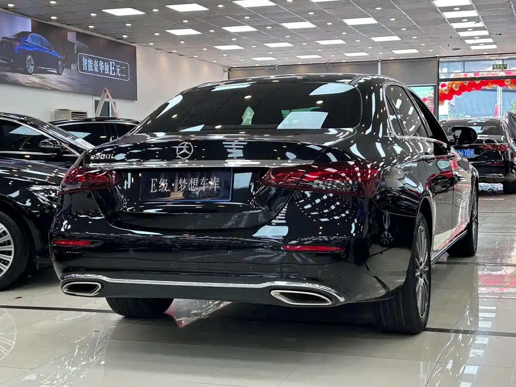 Mercedes-Benz E-Class — миниатюра 14