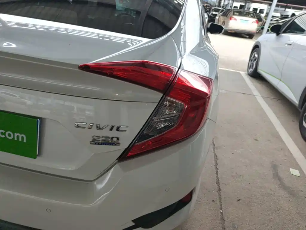 Honda Civic — миниатюра 8