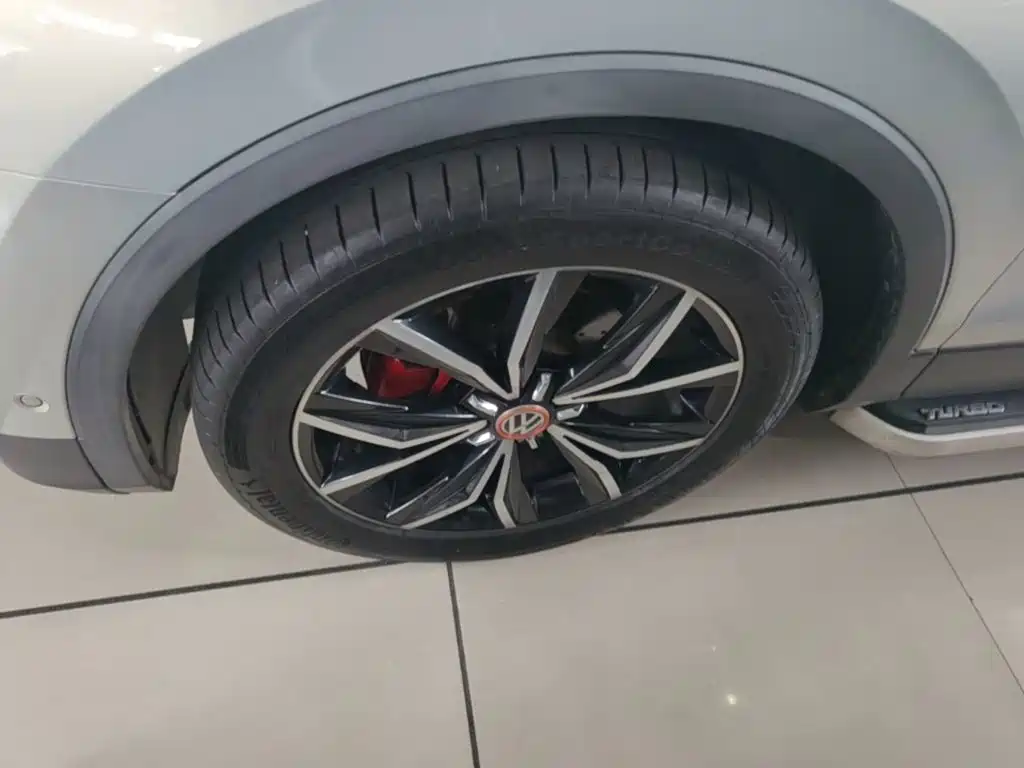 Volkswagen Tiguan L — миниатюра 23