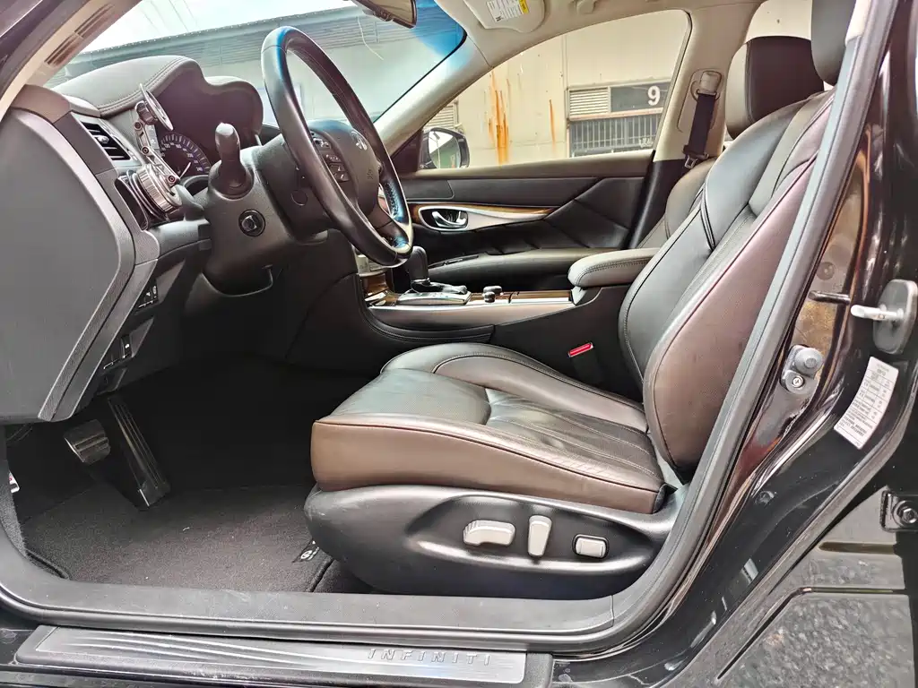 Infiniti Q70 — миниатюра 16