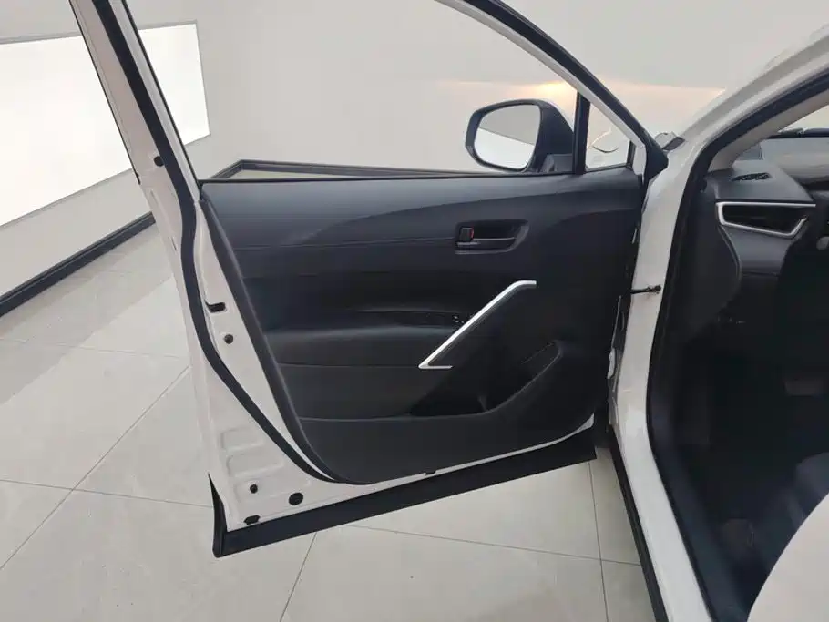 Toyota Corolla Cross — миниатюра 7