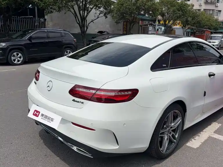 Mercedes-Benz E-Class (Import) — миниатюра 3