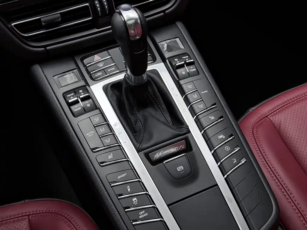 Porsche Macan — миниатюра 29