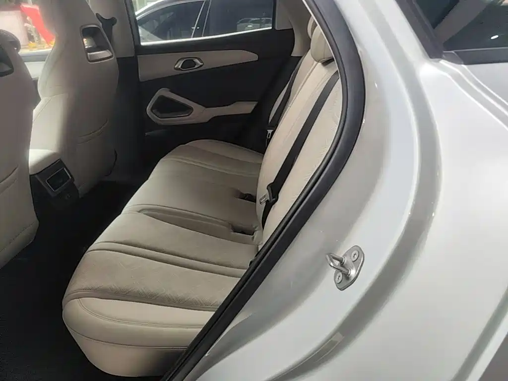 BYD Yuan UP — миниатюра 17