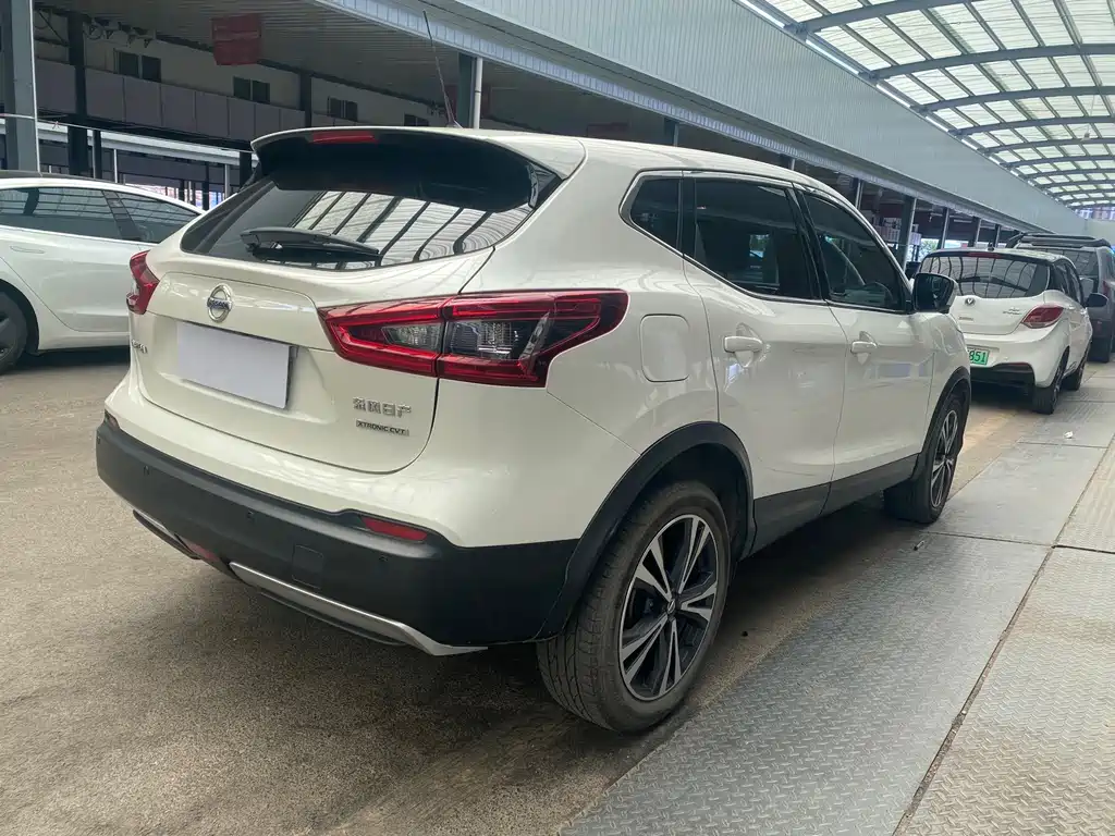Nissan Qashqai — миниатюра 7