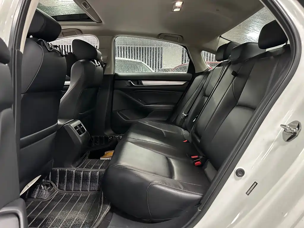 Honda Accord — миниатюра 7