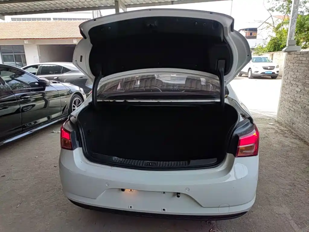 Buick Verano — миниатюра 19