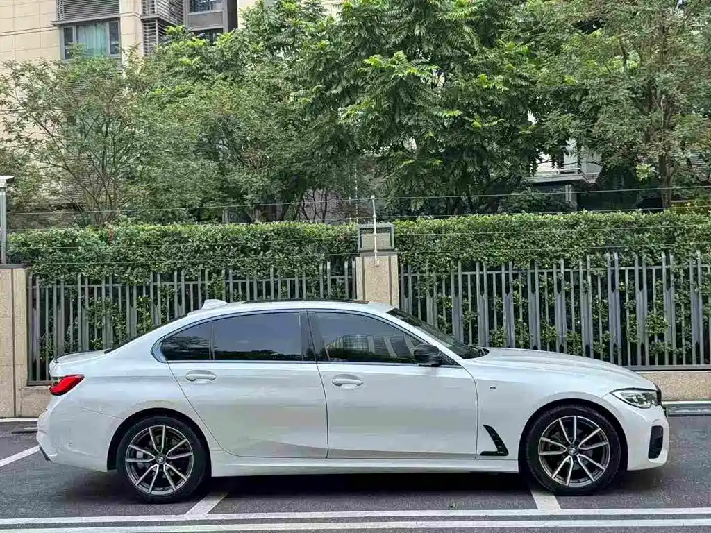 BMW 3 Series — миниатюра 4