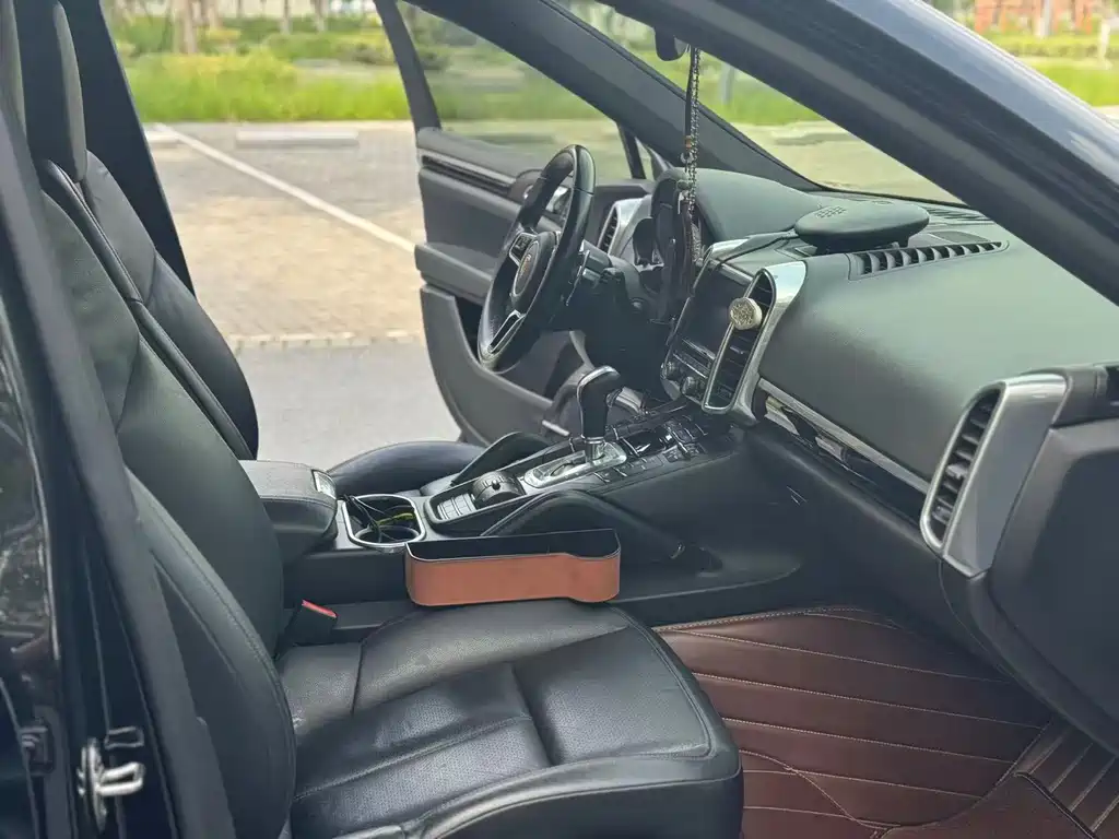 Porsche Cayenne Hybrid — миниатюра 10