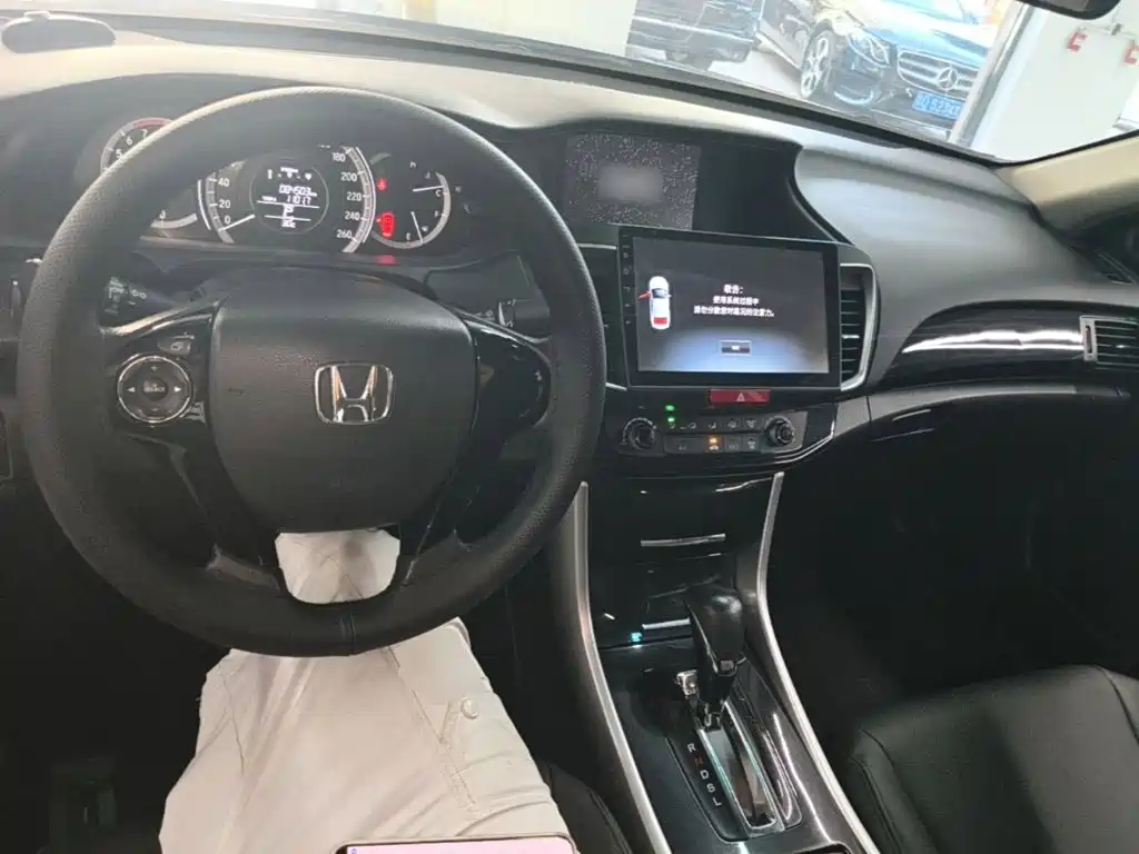 Honda Accord — миниатюра 10