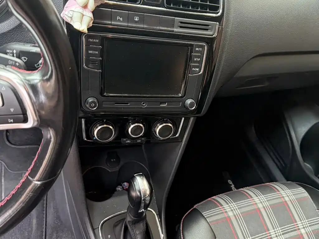 Volkswagen Polo — миниатюра 11