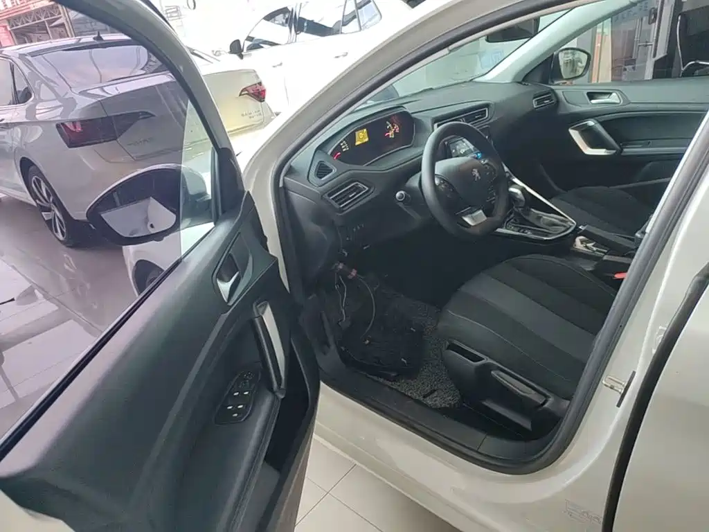 Peugeot 308 — миниатюра 16